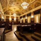 Da qui entriamo nella Sala Consiliare, un tempo �sala del teatro�, giudicata dallo storico Vito Melchiorre una delle pi� belle della citt�. � scandita da semipilastri e parati damascati cremisi